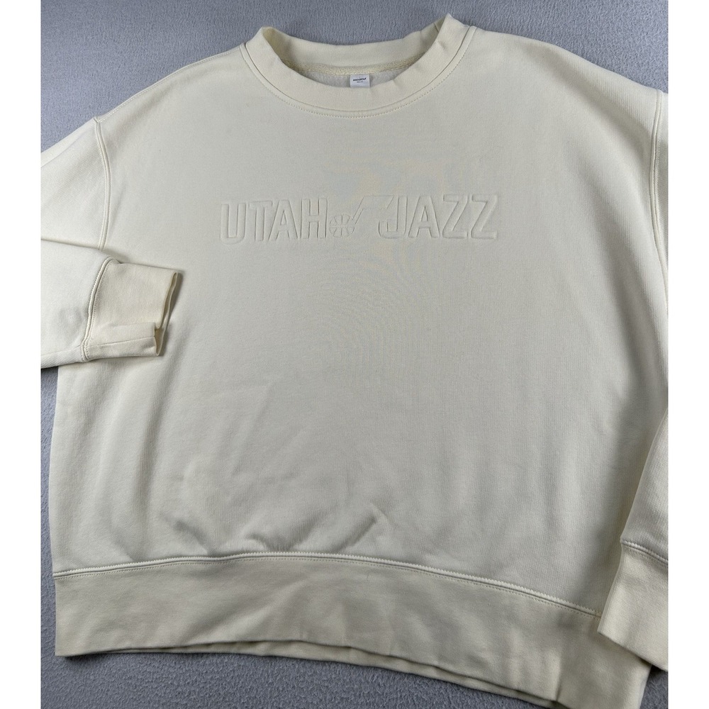 Utah Jazz Pullover Crewneck Sweatshirt Womens MEDIUM Cream Ascolour